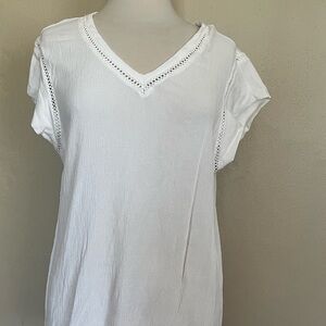 Off-White V-Neck Short Sleeve Top